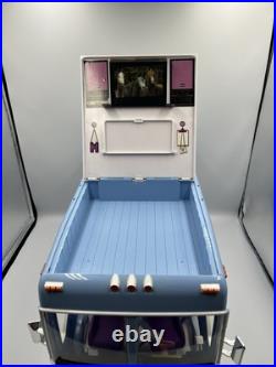 Breyer Traditional Horse Trailer Camper Van RV Motorhome 2008 19 Long RETIRED
