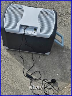 Halfords 40L Mains 12V/24V Camping Electric Coolbox caravan camper van motorhome Halfords 40L Mains 12V/24V Camping Electric Coolbox caravan camper van motorhome