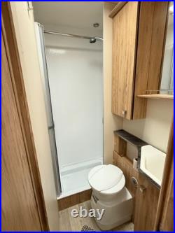 Pilote 716P Essentiel 4 birth with (5 seat belts) 2.3L Motorhome / camper van